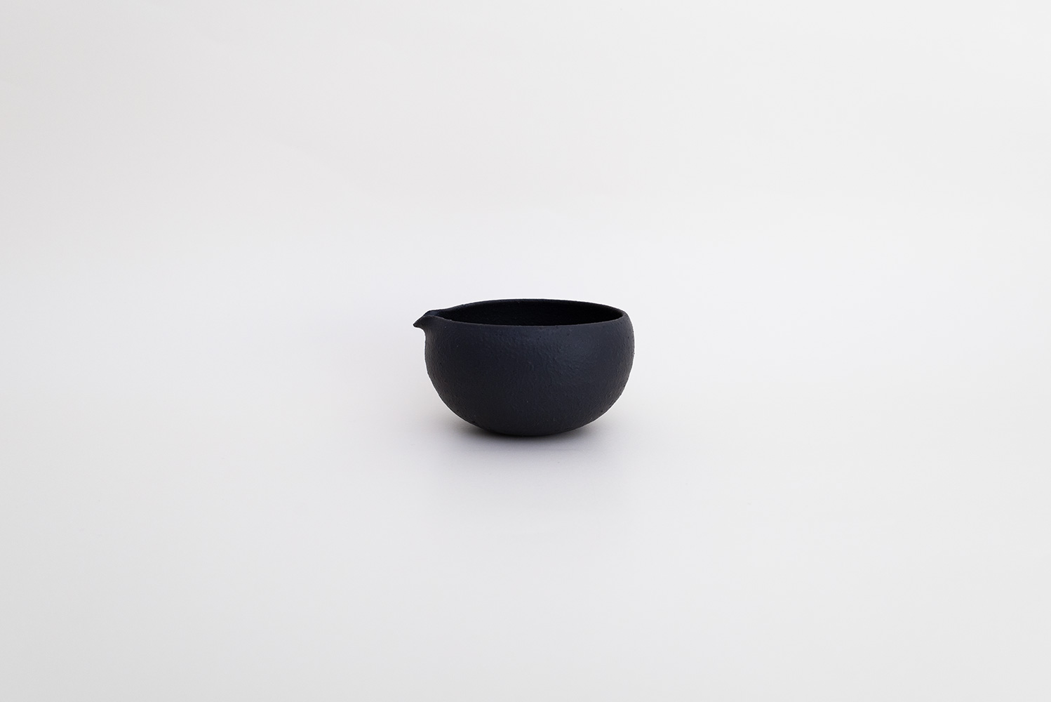 片口鉢 小 黒マット